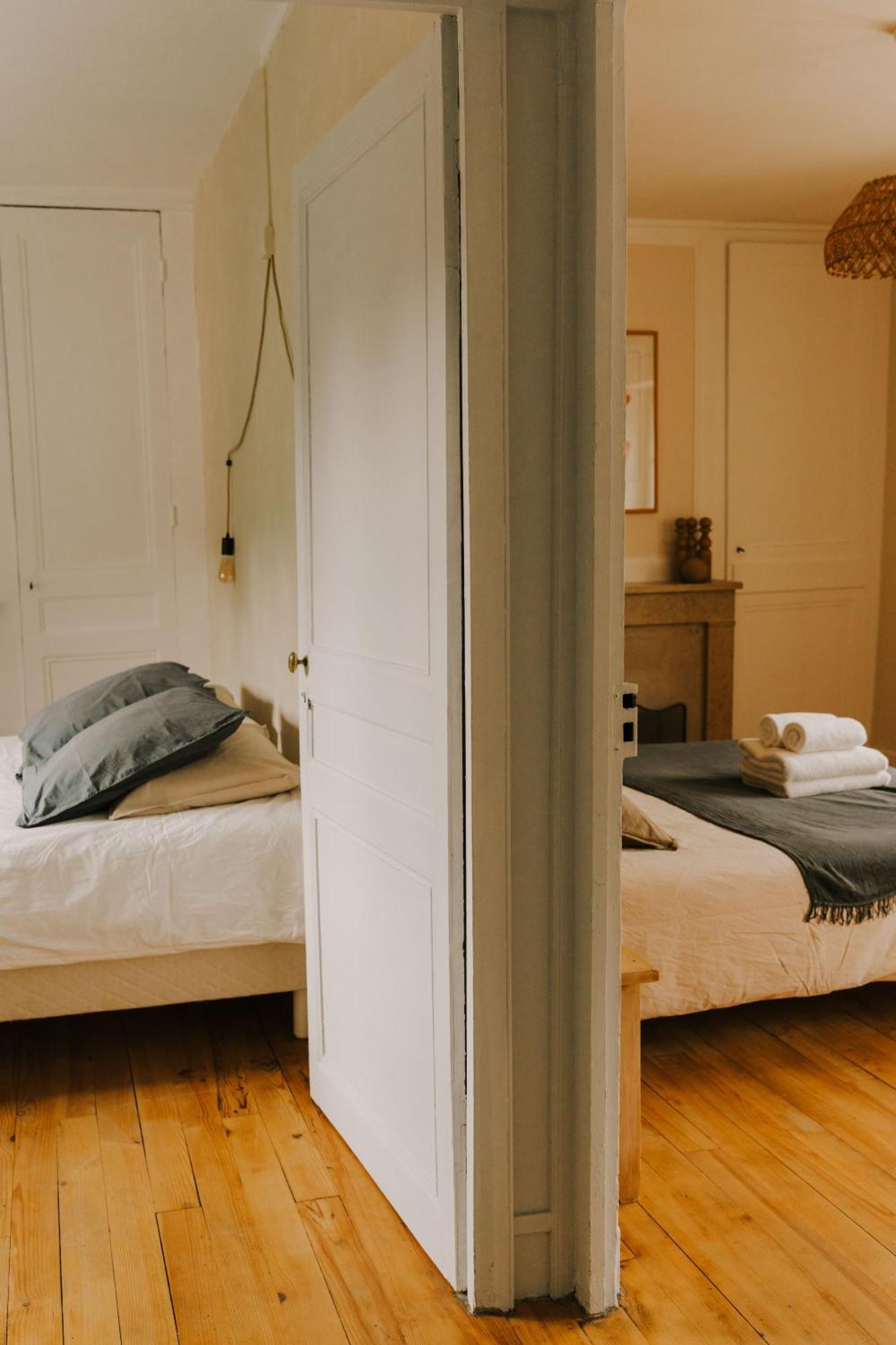Maison D'Hotes Et Gite De Charme Avec Piscine, La Lhuiseraie Habitación foto